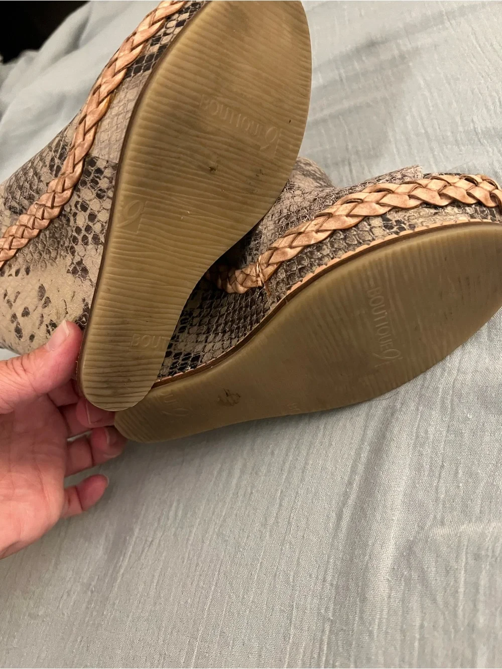 Boutique 9 tall wedge size 6